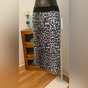 NWT W. Worthington Leopard Sequin Pencil Skirt. Color: Black/White. Size: M